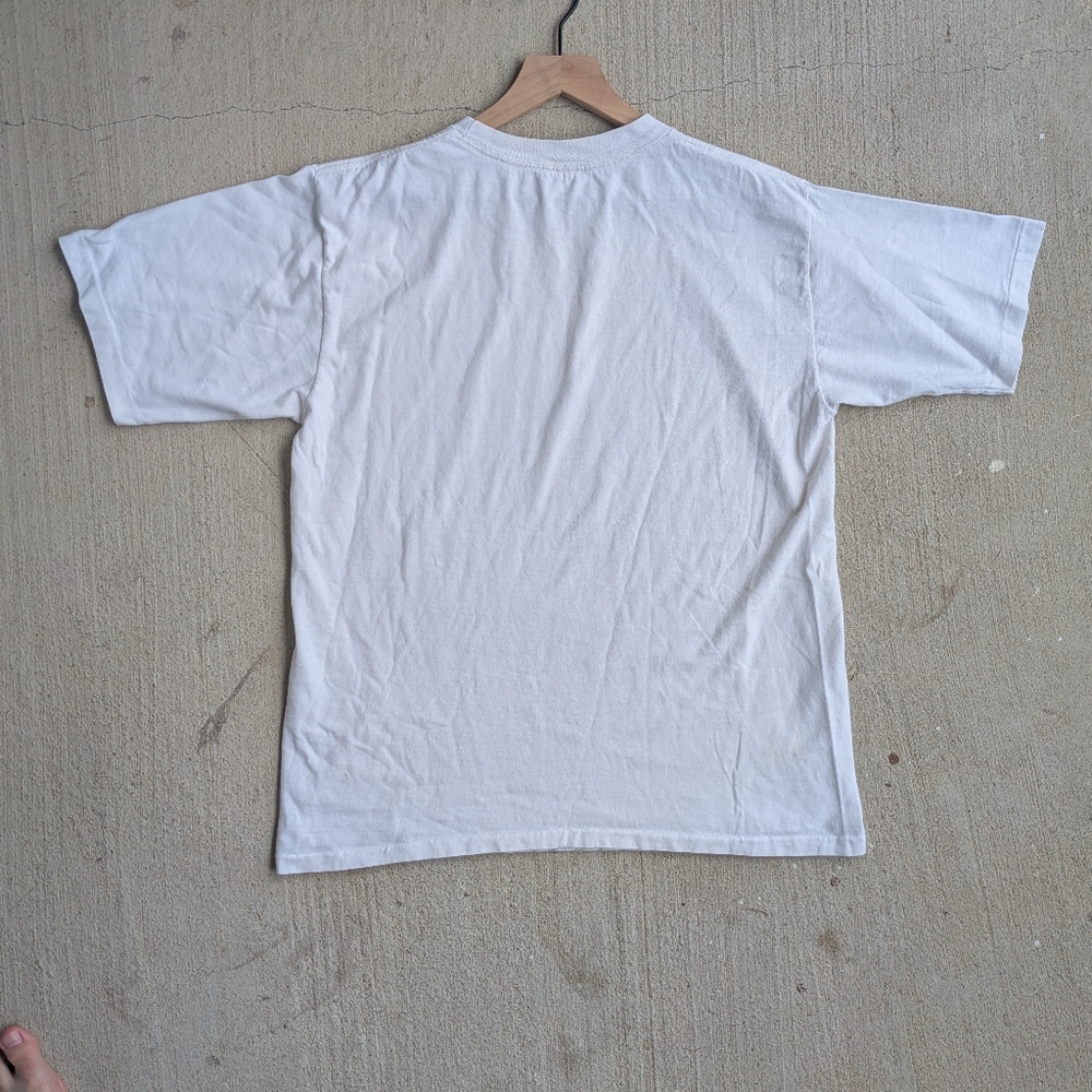 Vintage 90s Native American One With The Earth T-shirt - Picture 6 of 7